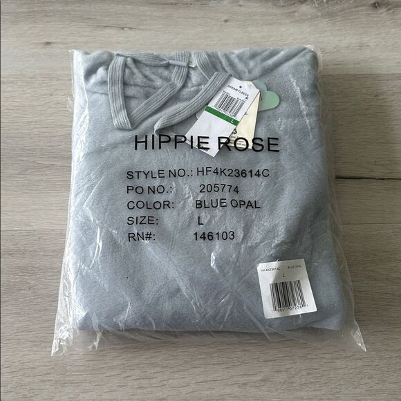 Hippie Rose Dream Fleece Hoodie Large Blue Opal NWT IN PACKAGE - Picture 3 of 9